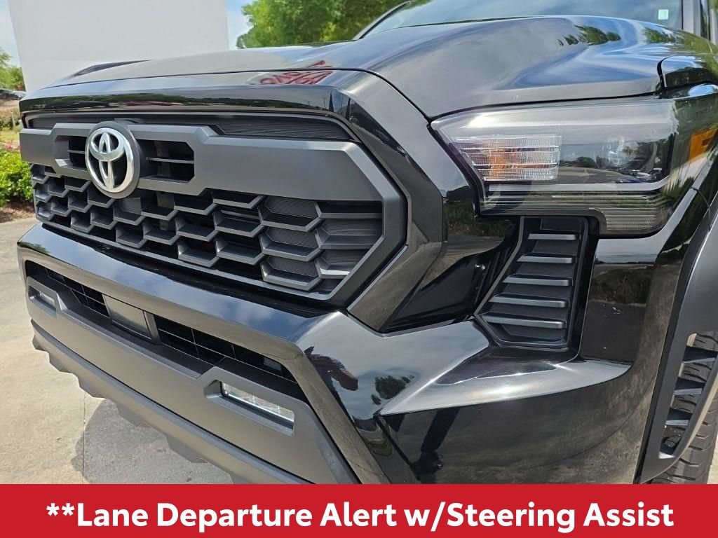 Used 2024 Toyota Tacoma TRD Off-Road AWD/4WD image 9