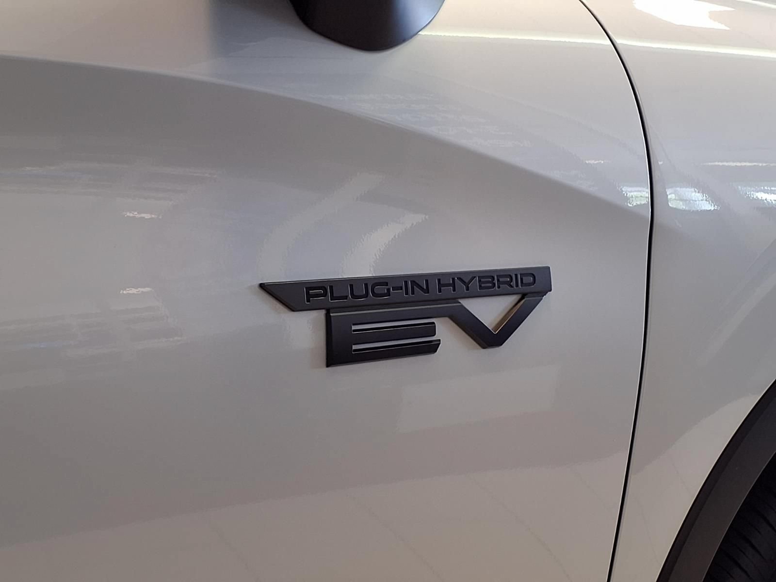 New 2026 Mitsubishi Outlander 4WD Plug-In Hybrid image 9