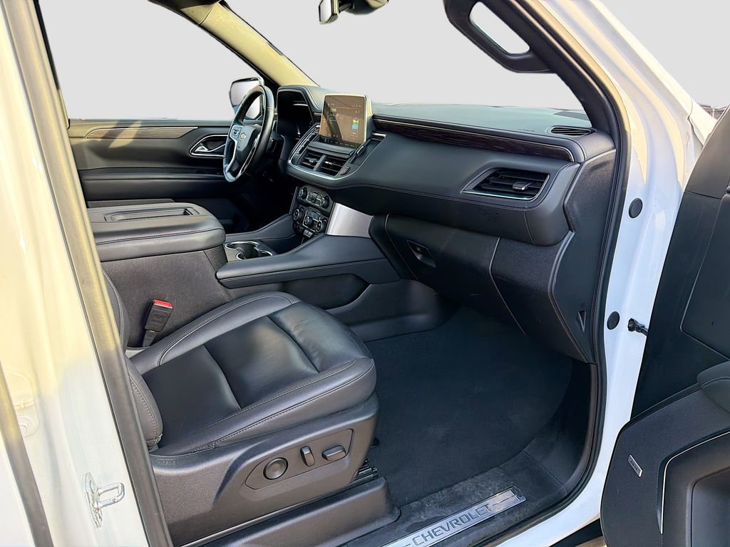 Used 2024 Chevrolet Suburban LT image 15