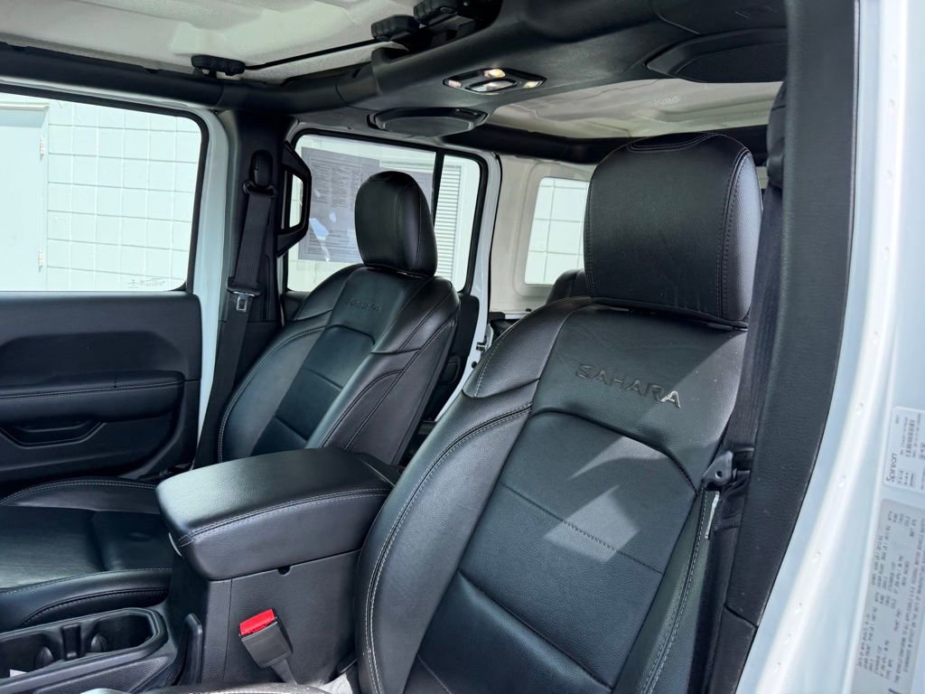 Used 2022 Jeep Wrangler Unlimited Sahara AWD/4WD image 15
