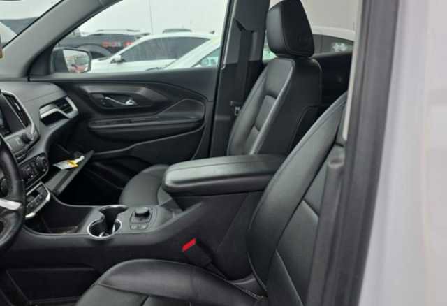 Used 2023 GMC Terrain SLT w/ Elevation Edition image 2