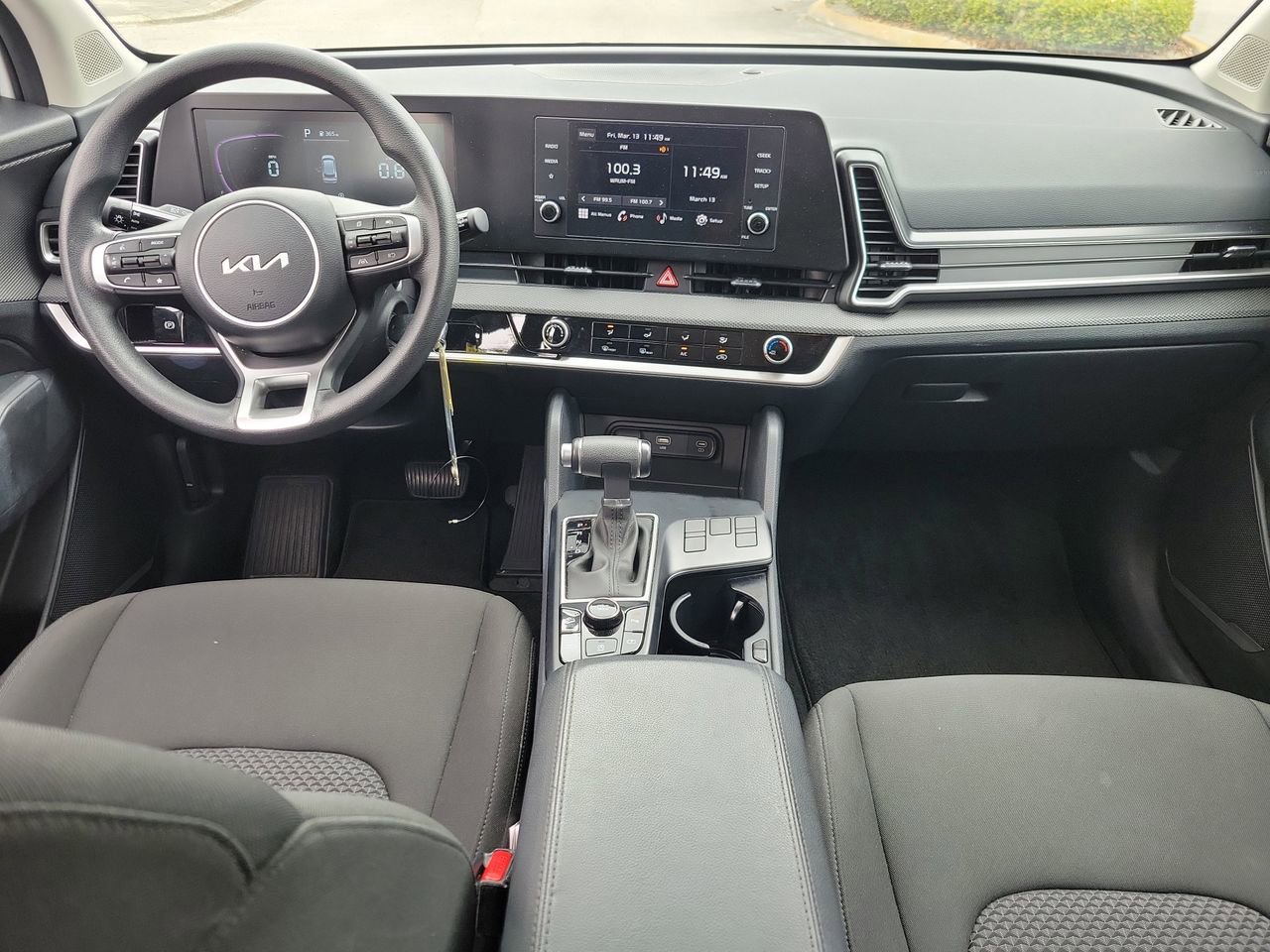 Used 2025 Kia Sportage LX image 11