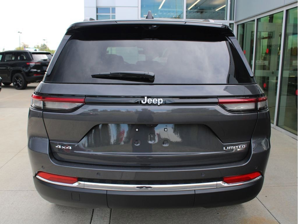 New 2025 Jeep Grand Cherokee Limited w/ Luxury Tech Group II image 8