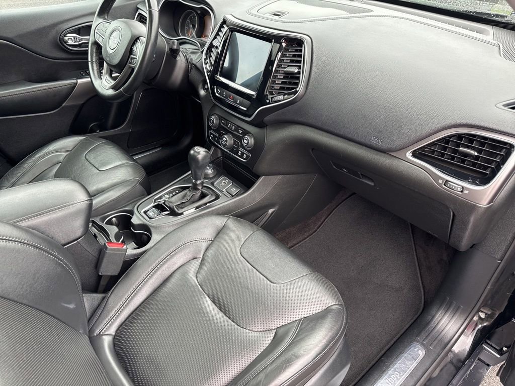 Used 2019 Jeep Cherokee Limited w/ Technology Group AWD/4WD image 27