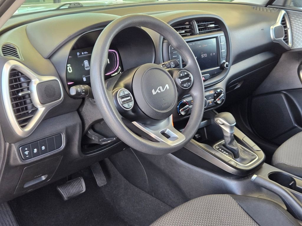 Used 2023 Kia Soul LX w/ Option Group 015 image 10