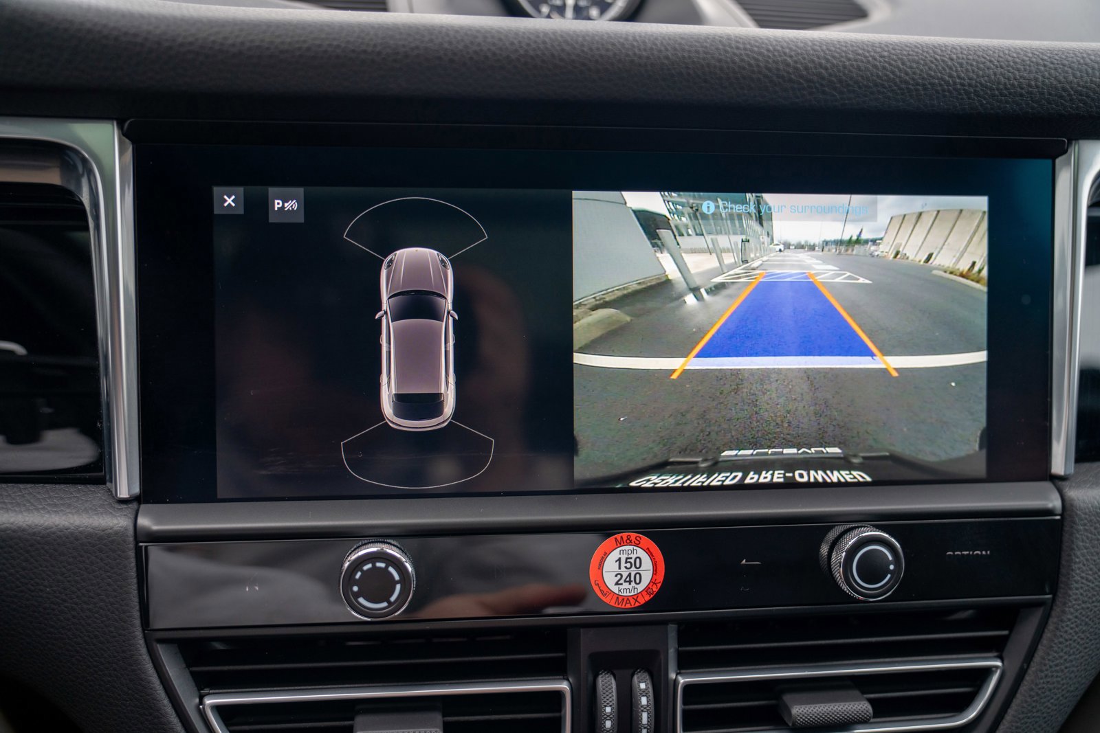 Certified 2025 Porsche Macan image 18