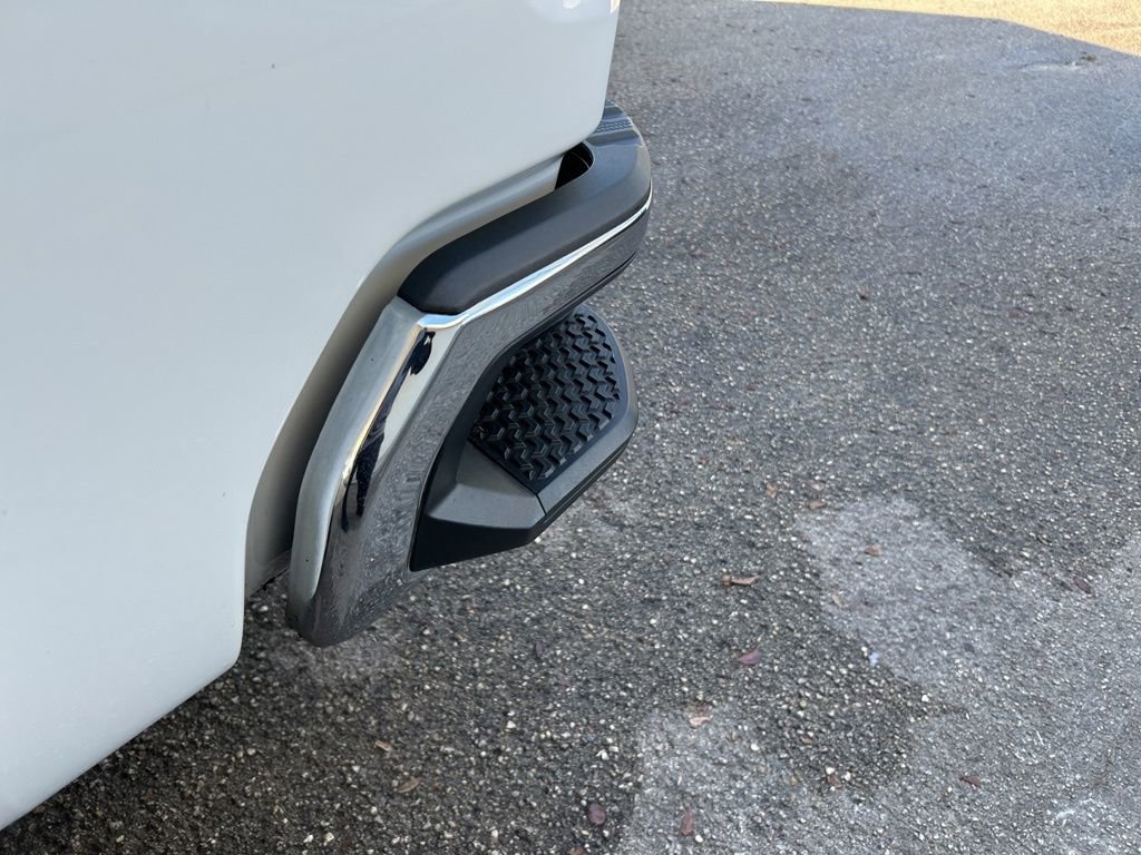 Used 2024 Chevrolet Silverado 2500 LT AWD/4WD image 17