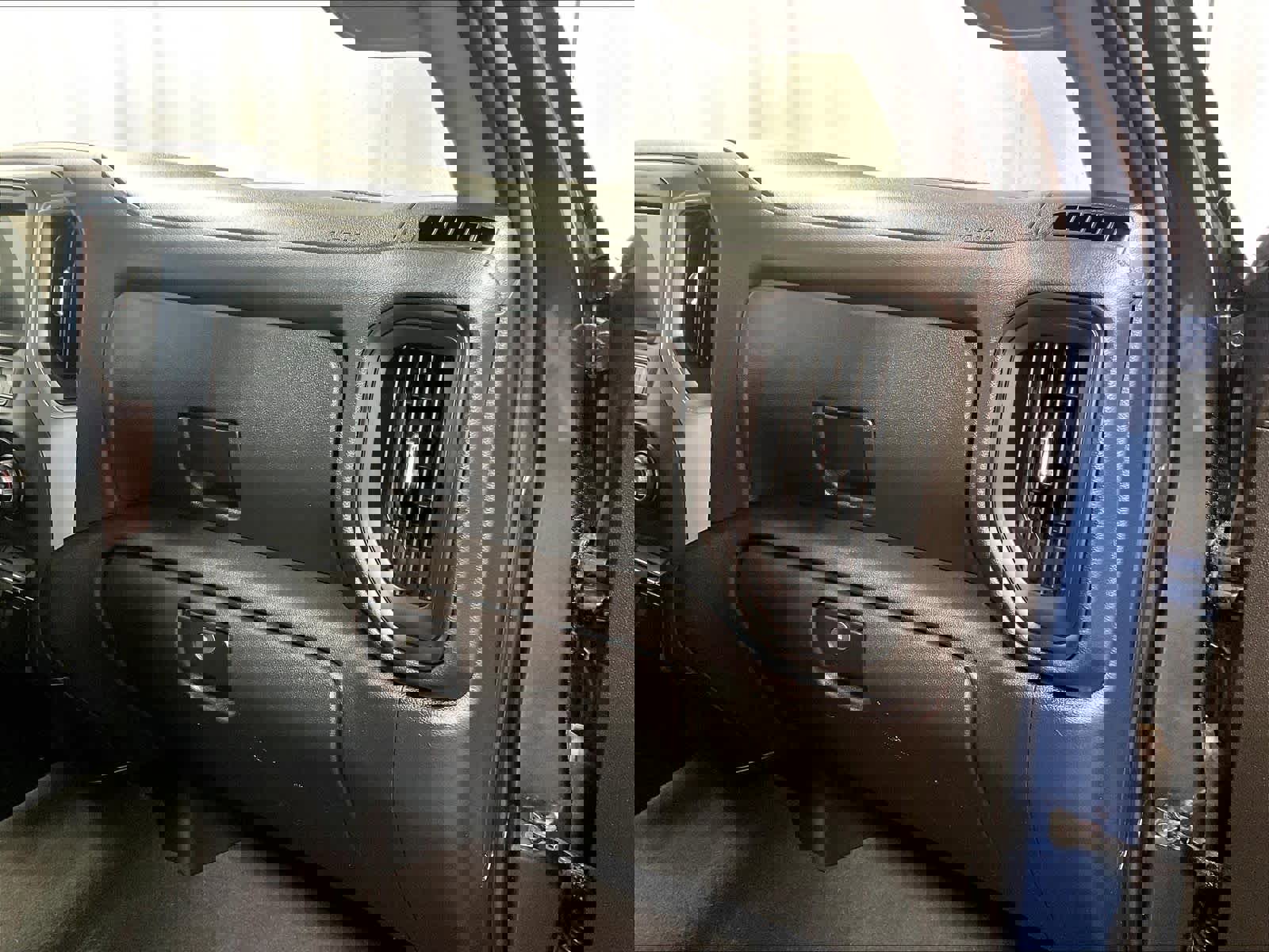 Used 2019 Chevrolet Silverado 1500 Custom w/ Custom Value Package image 13