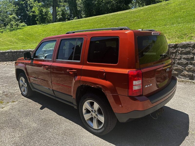 Used 2012 Jeep Patriot Latitude w/ Sun/Sound Group AWD/4WD image 4