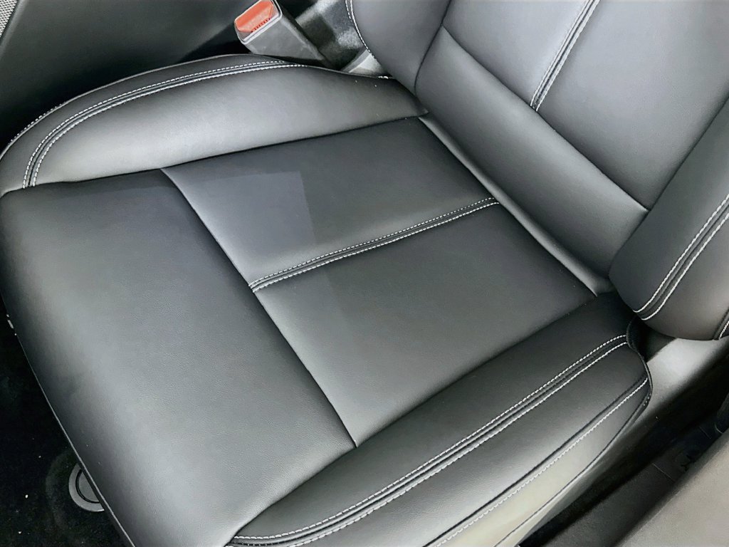 New 2027 Cadillac Optiq Luxury w/ LPO, Floor Liner Package AWD/4WD image 24
