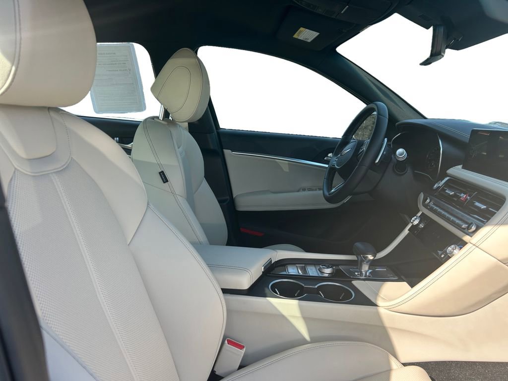 Used 2026 Genesis G70 2.5T image 15
