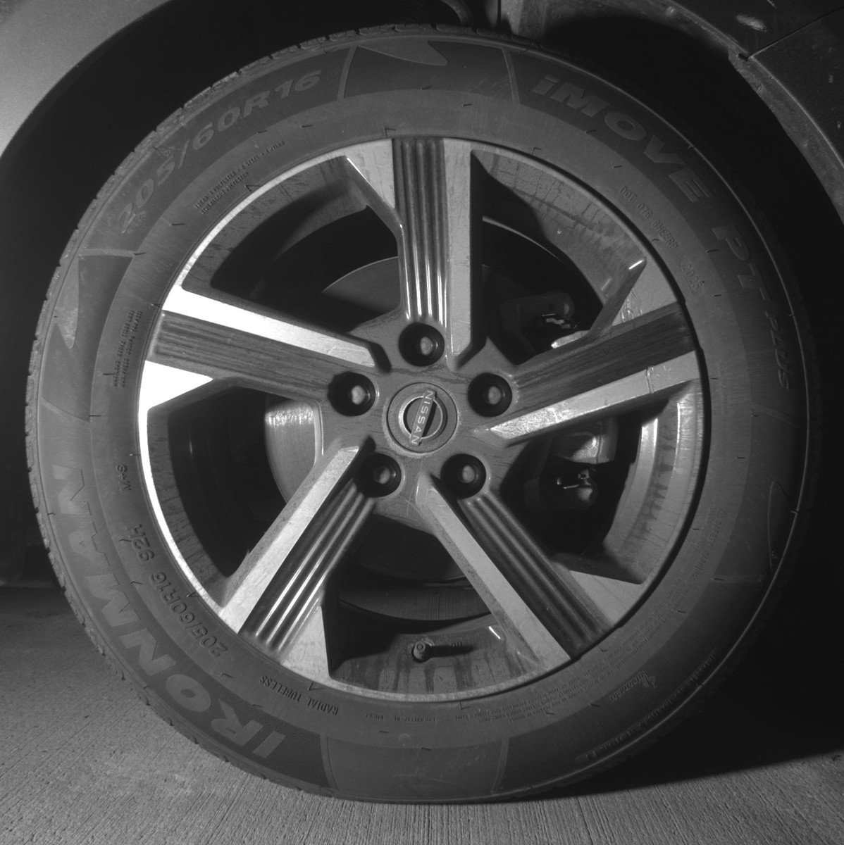 Used 2025 Nissan Sentra SV FWD image 13