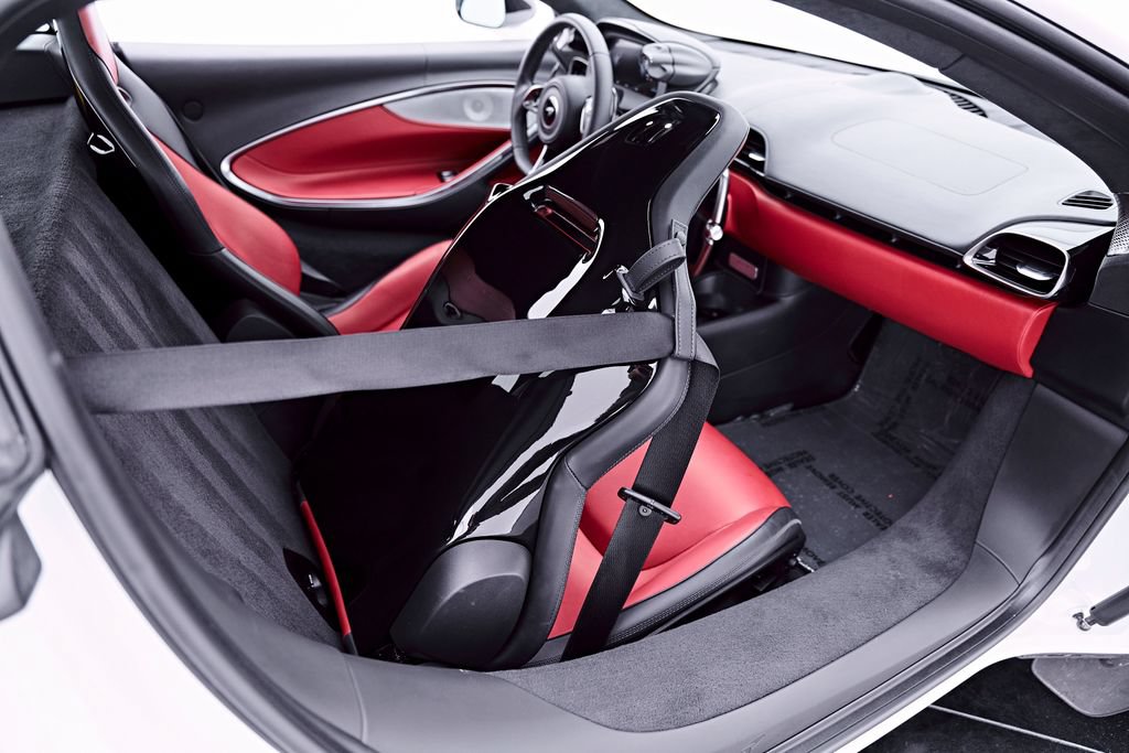 Used 2024 McLaren Artura RWD image 59