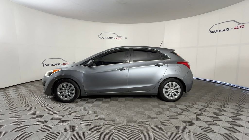 Used 2017 Hyundai Elantra GT FWD image 5