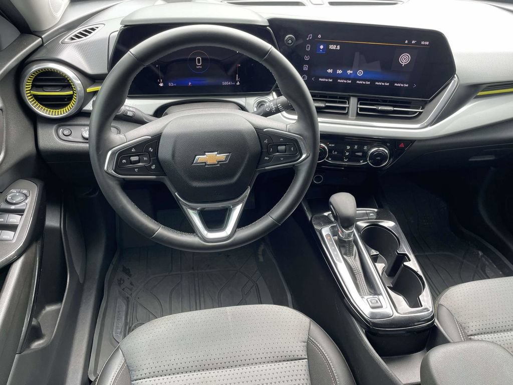 Used 2024 Chevrolet Trax LT w/ Driver Confidence Package FWD image 9