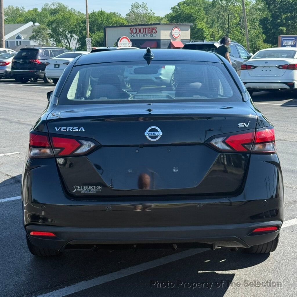 Used 2021 Nissan Versa SV FWD image 14