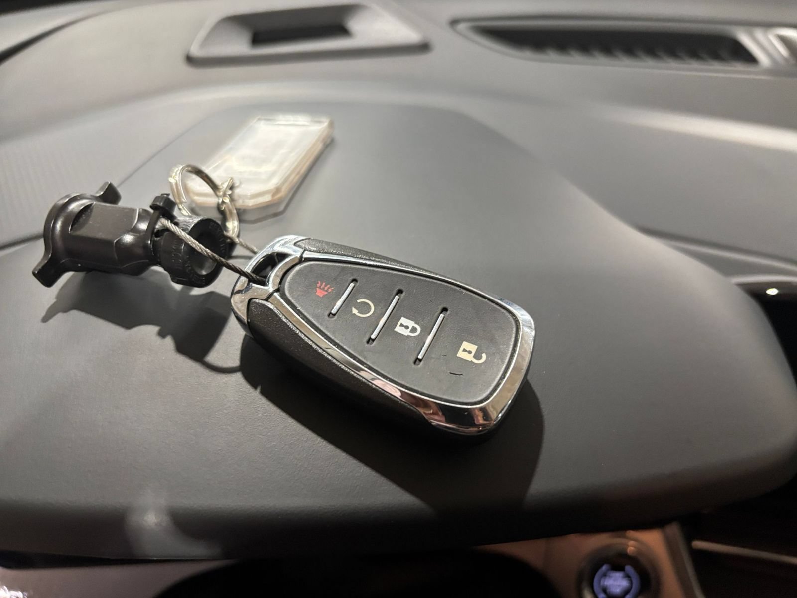 Used 2025 Chevrolet Trax LT FWD image 21