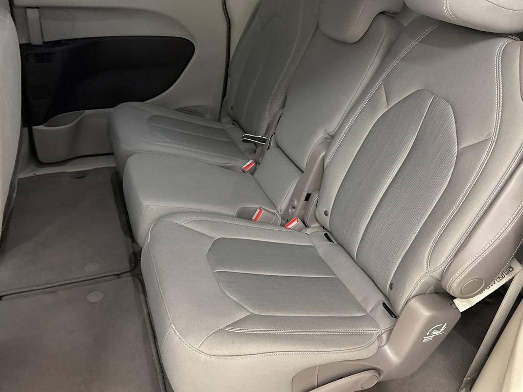 Used 2017 Chrysler Pacifica Touring image 20