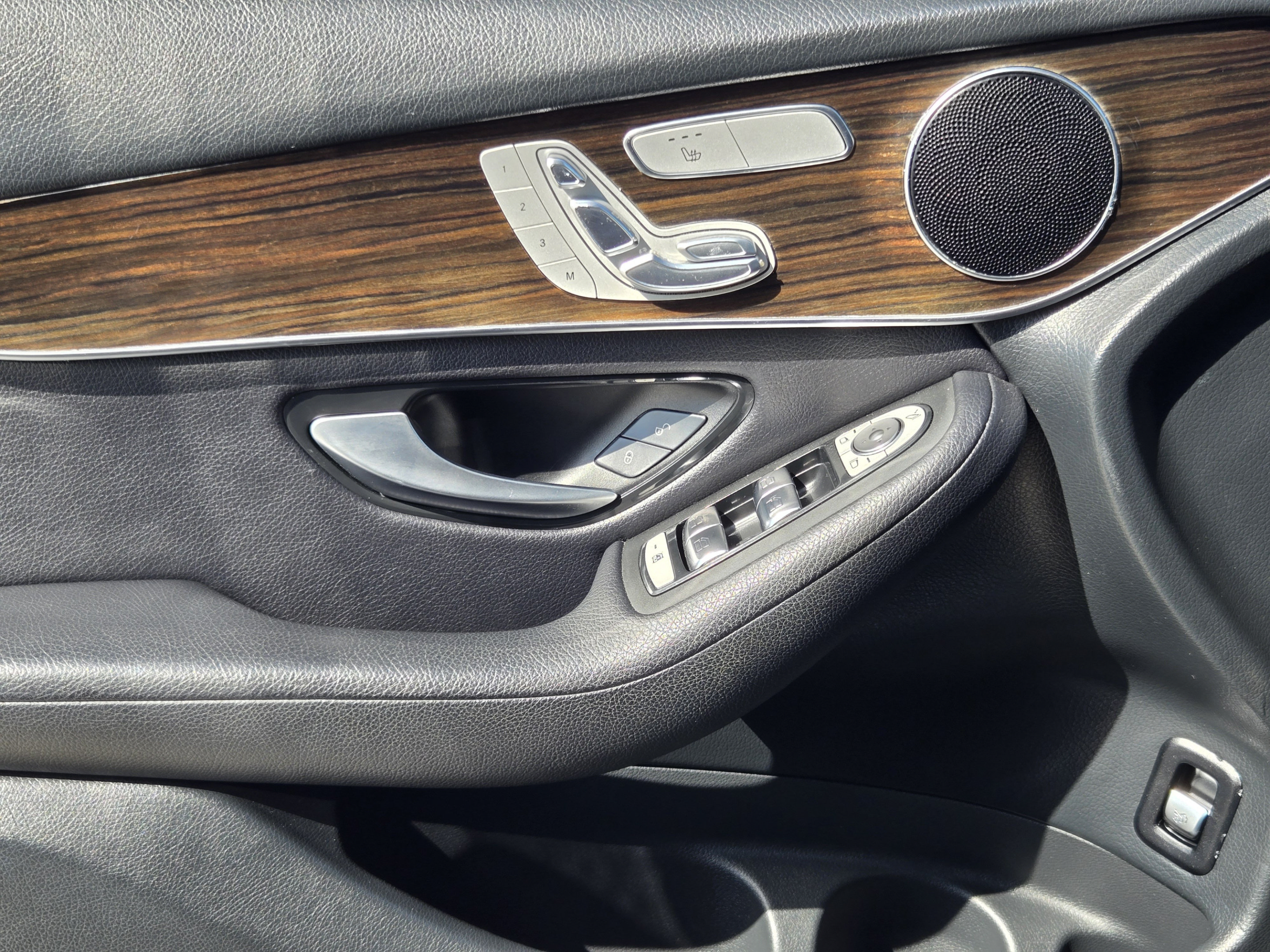Used 2020 Mercedes-Benz GLC 300 image 20