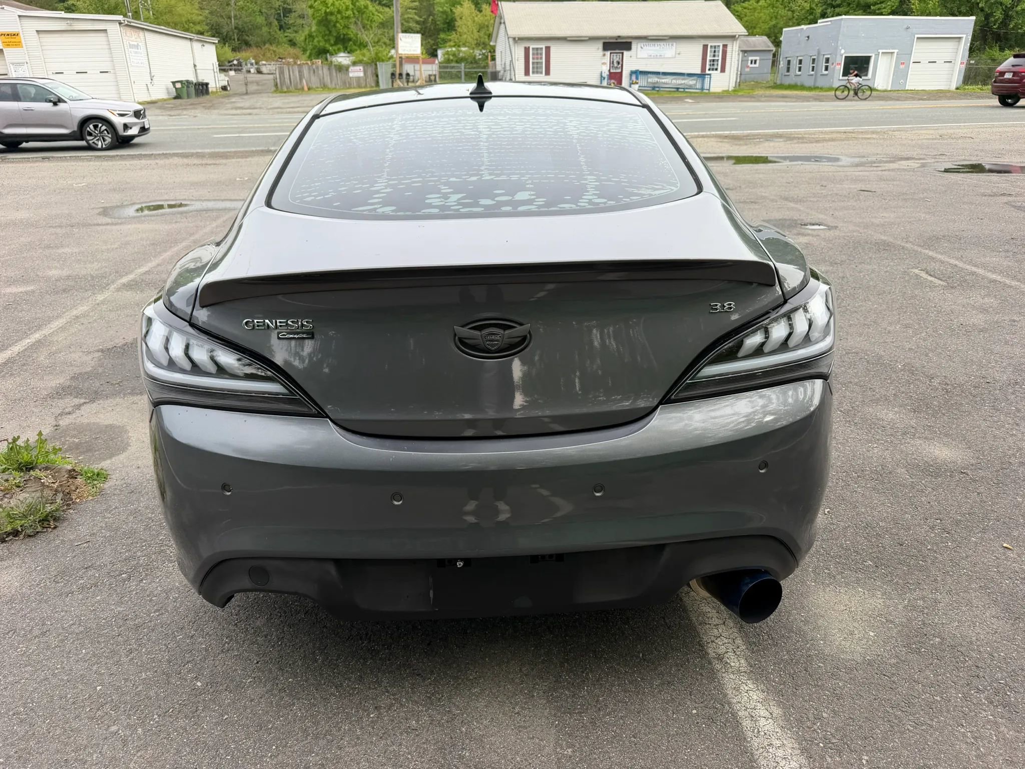 Used 2013 Hyundai Genesis 3.8 RWD image 9