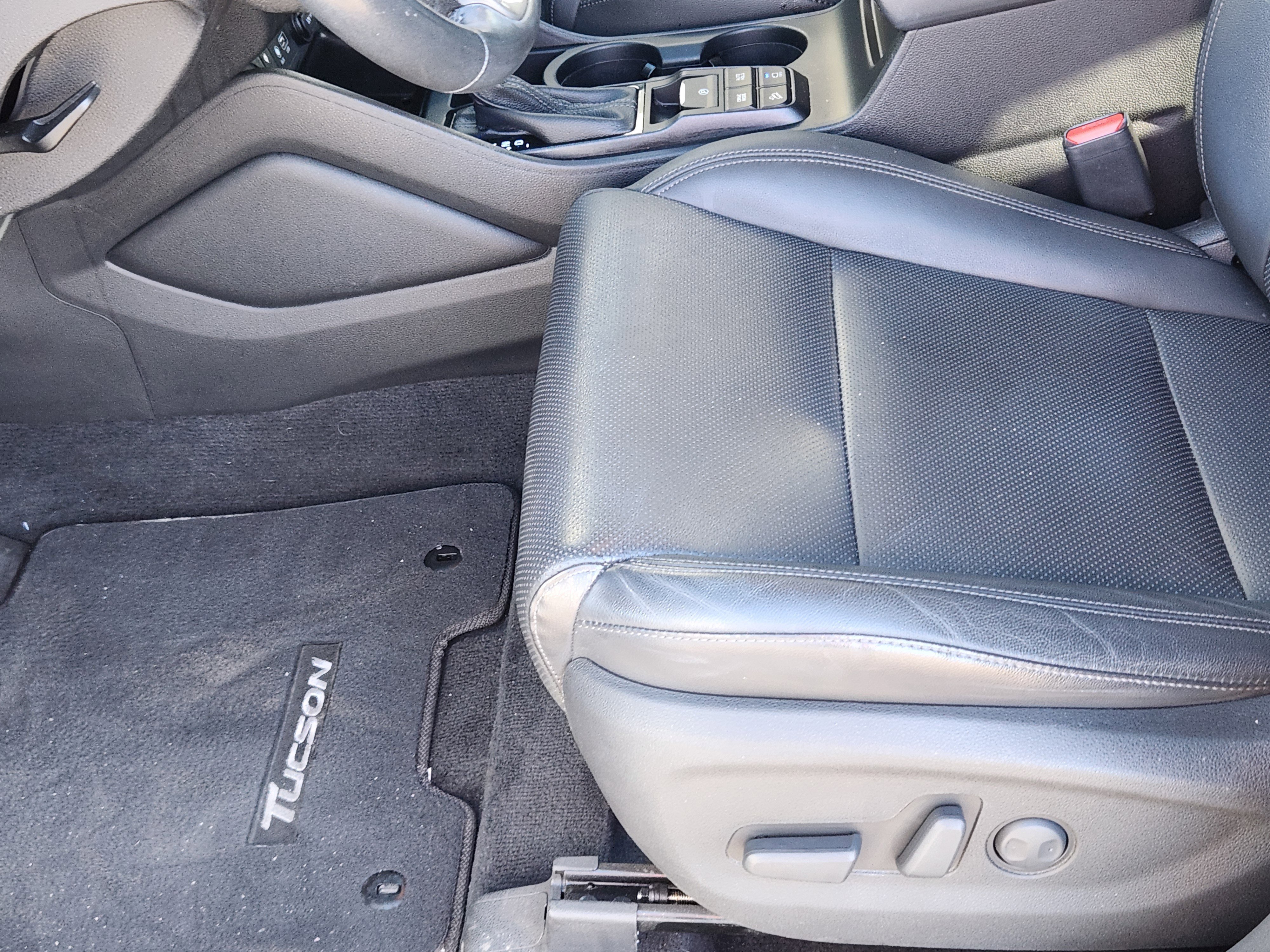 Certified 2021 Hyundai Tucson Limited w/ Cargo Package image 9