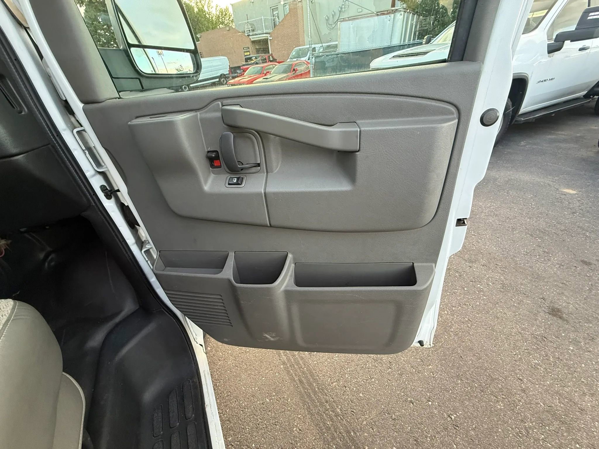 Used 2021 GMC Savana 2500 w/ Driver Convenience Package RWD image 27