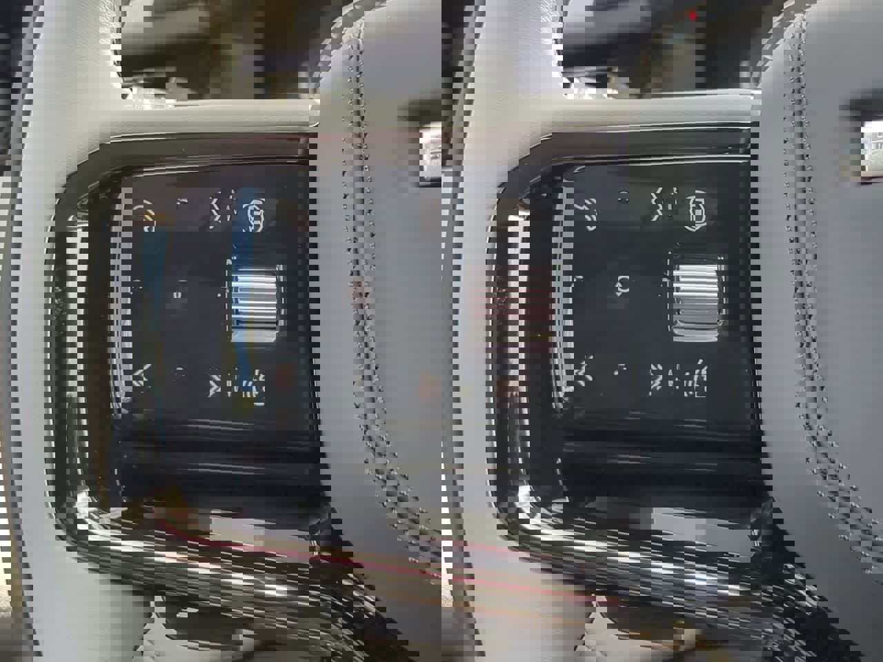 New 2026 Land Rover Range Rover Velar Autobiography image 25