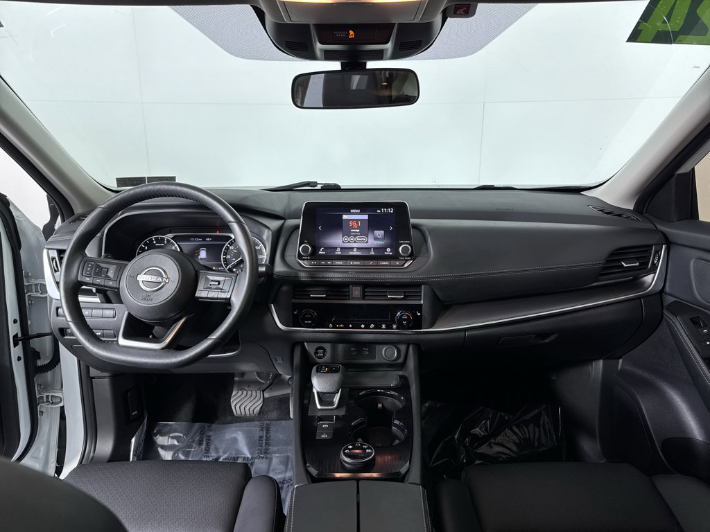 Used 2024 Nissan Rogue SV w/ SV Premium Package image 4