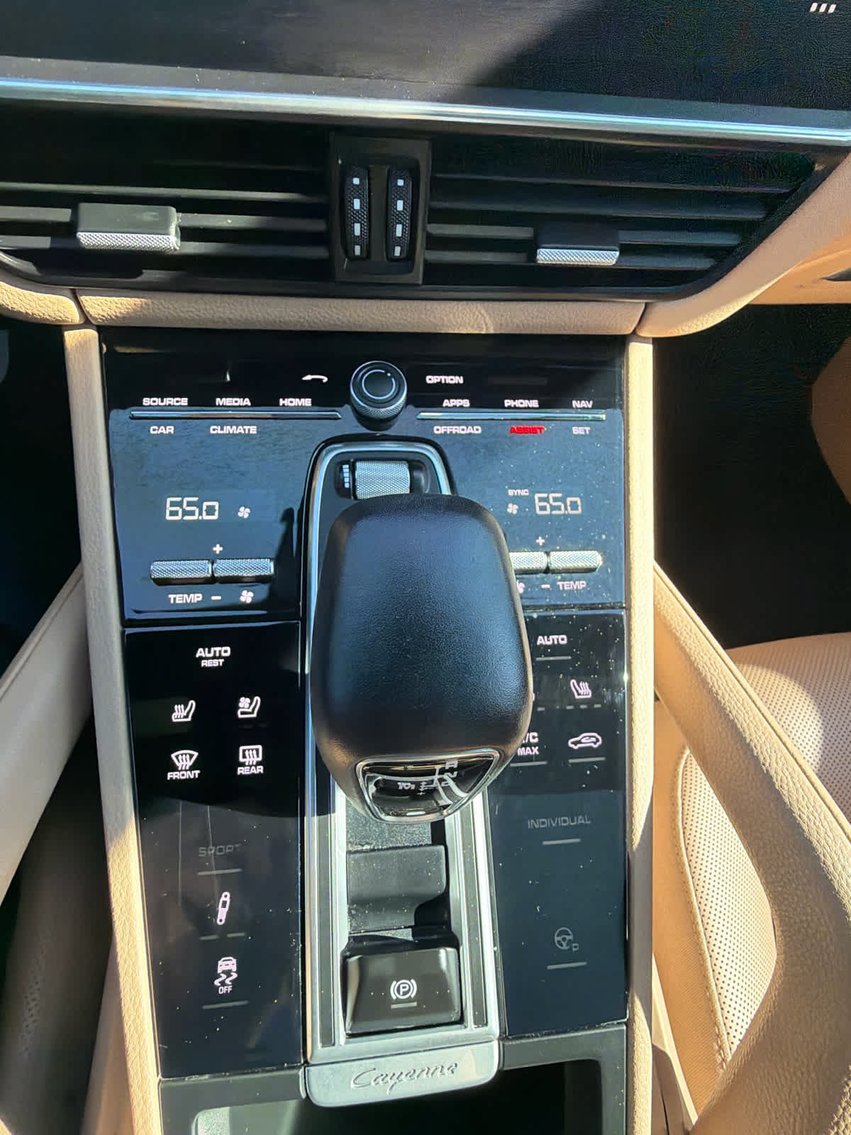 Used 2022 Porsche Cayenne Coupe AWD/4WD image 19