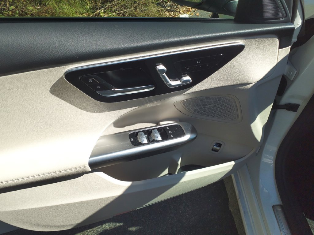 Used 2023 Mercedes-Benz C 300 4MATIC Sedan image 19