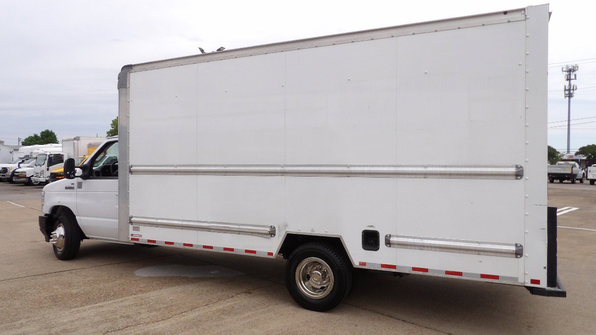 Used 2022 Ford E-350 and Econoline 350 Super Duty RWD image 5