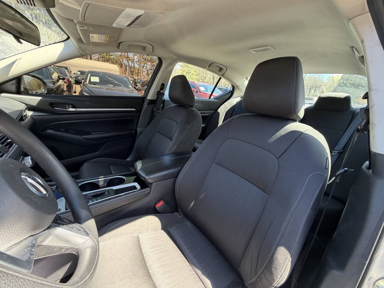 Used 2023 Nissan Altima 2.5 SV FWD image 24