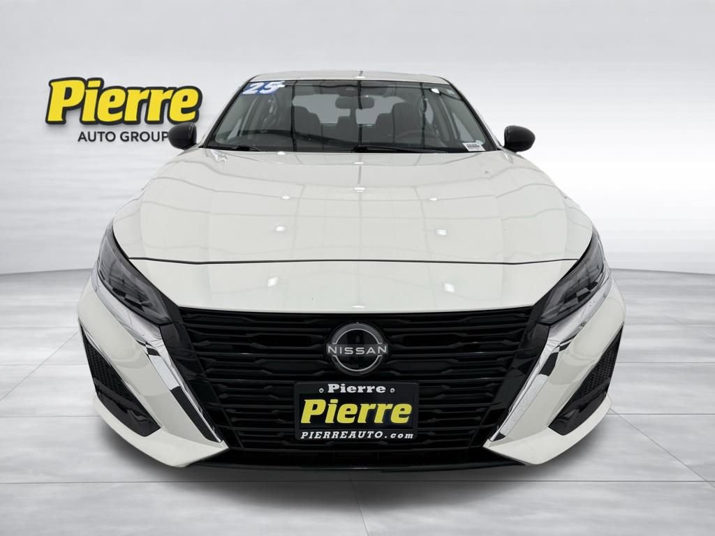 Used 2025 Nissan Altima 2.5 SV FWD image 7