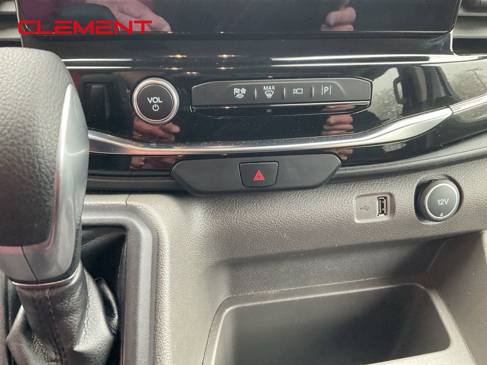 Used 2023 Ford Transit 350 XLT image 13