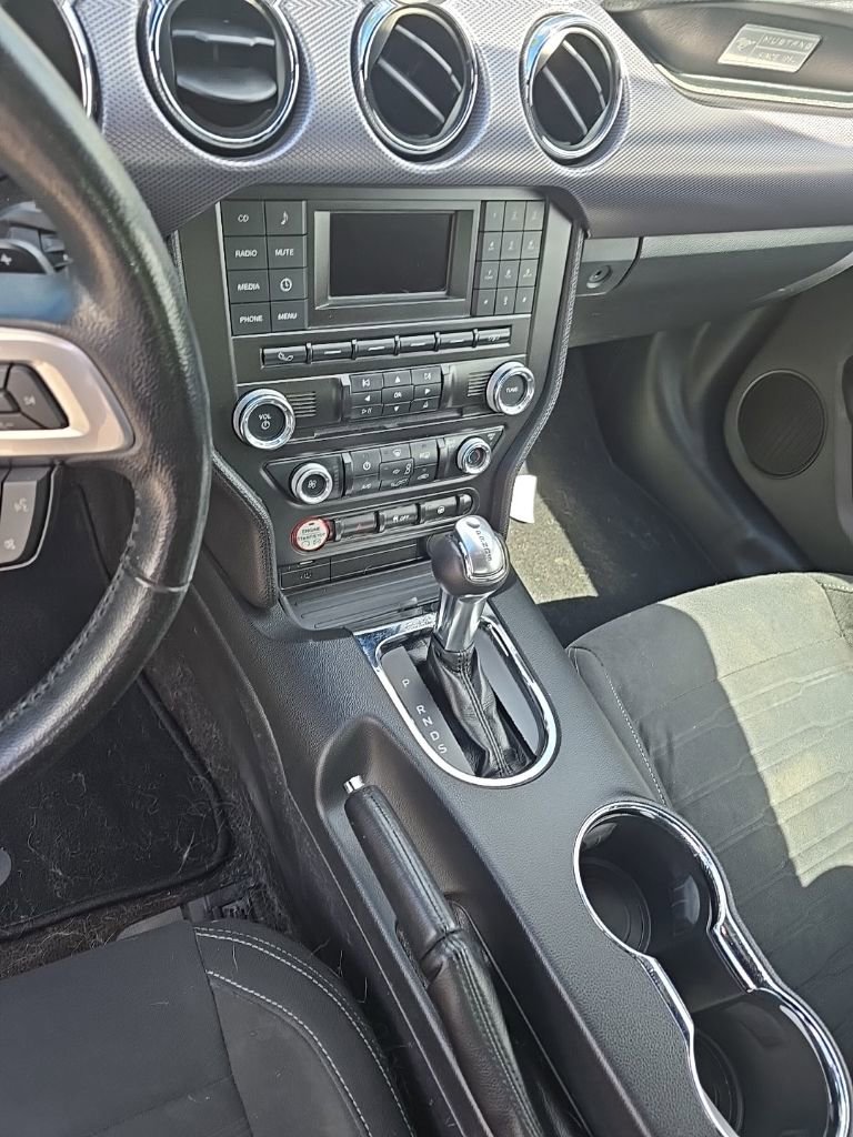 Used 2015 Ford Mustang GT RWD image 4