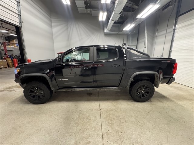 Used 2019 Chevrolet Colorado ZR2 w/ ZR2 Midnight Special Edition image 4