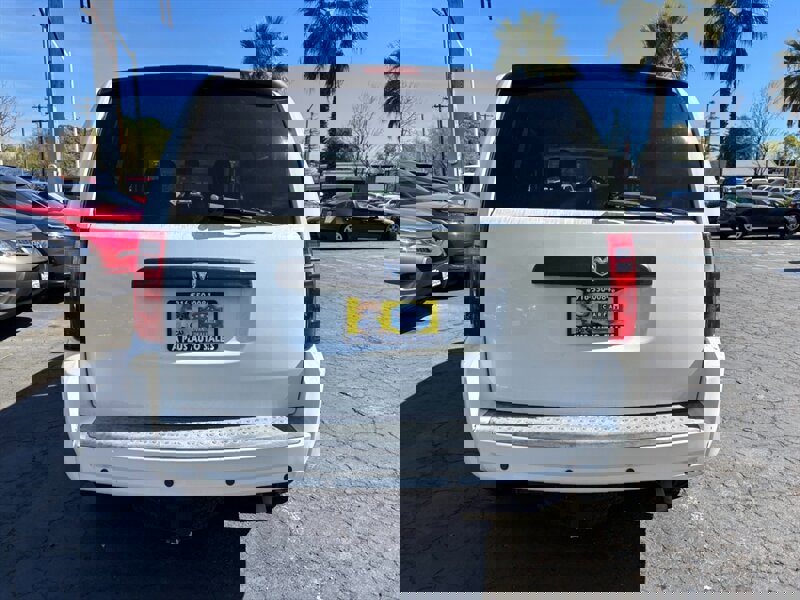 Used 2010 Dodge Grand Caravan SE w/ Climate Group image 5