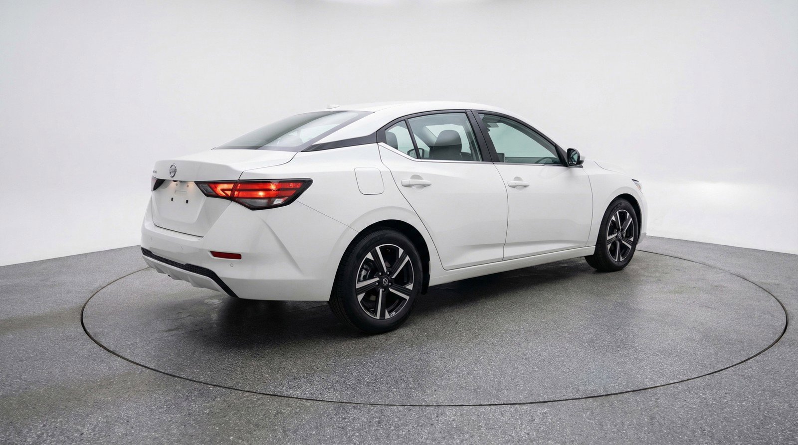 Used 2025 Nissan Sentra SV image 9