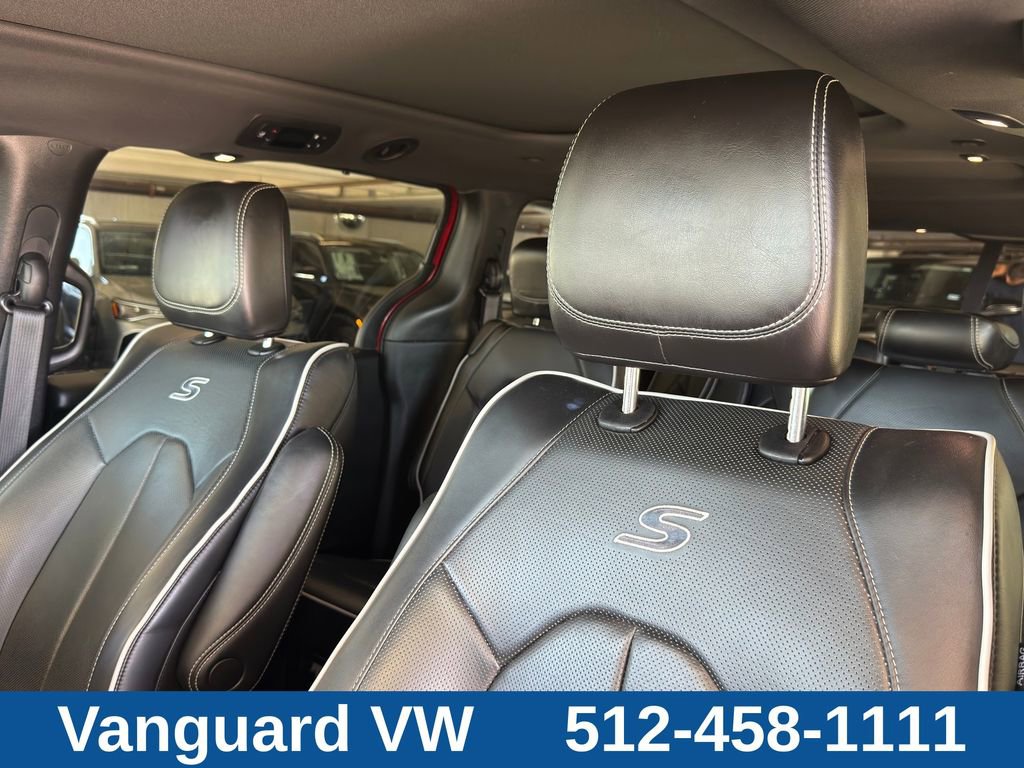 Used 2025 Chrysler Pacifica Limited FWD image 15