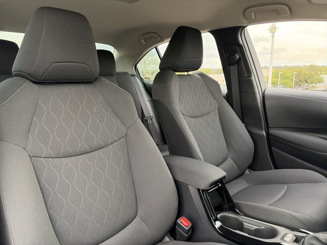 Used 2022 Toyota Corolla LE FWD image 35