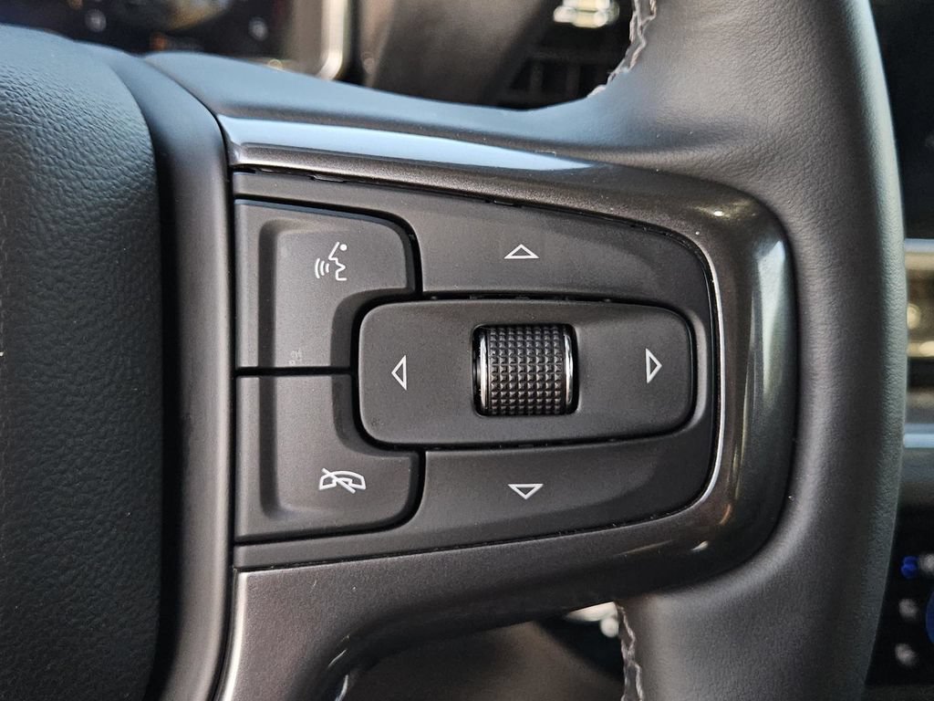 Used 2025 Chevrolet Silverado 2500 High Country w/ Technology Package AWD/4WD image 18
