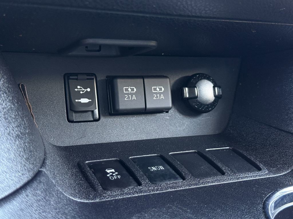 Used 2019 Toyota Highlander SE image 22