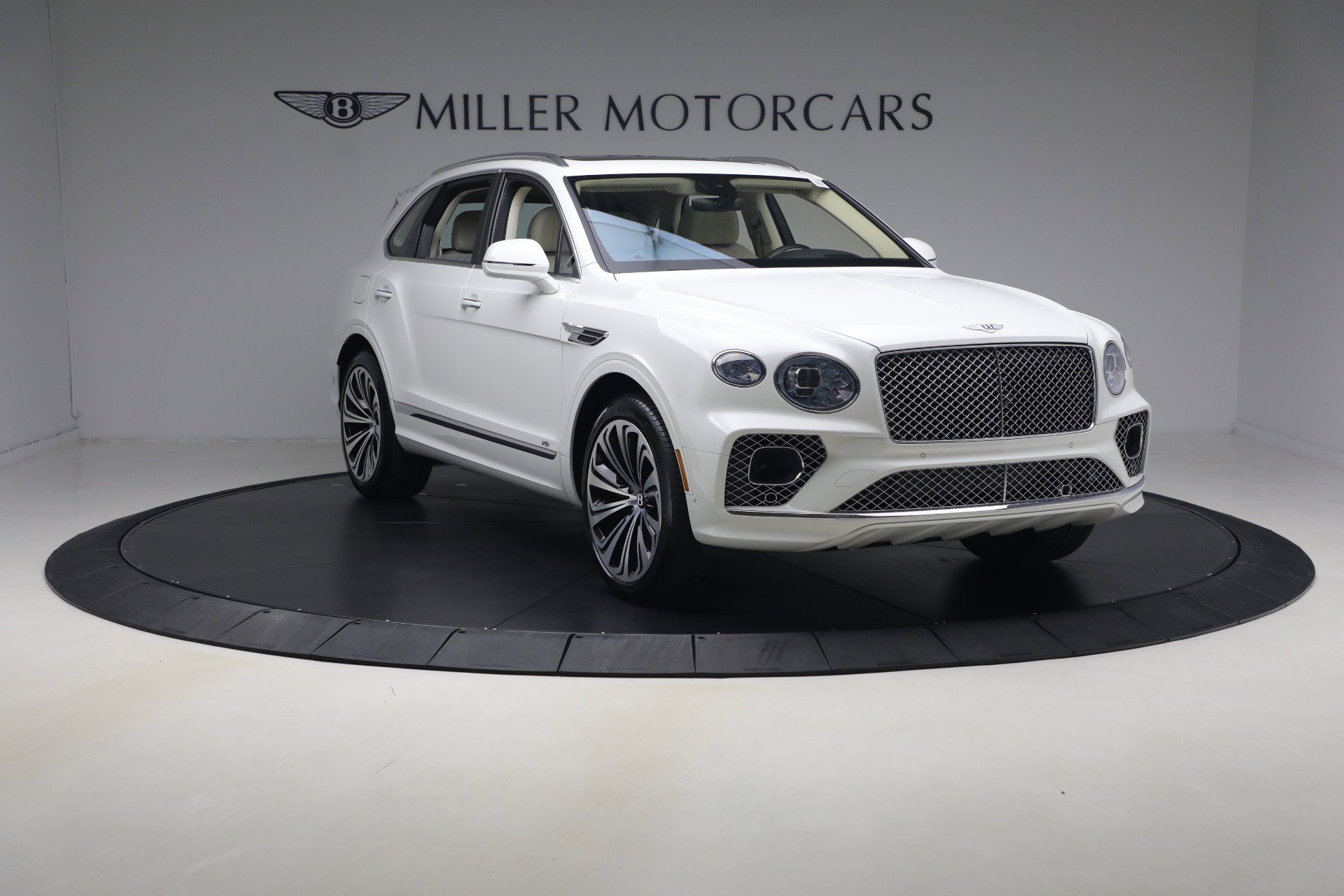 Used 2022 Bentley Bentayga AWD/4WD image 11