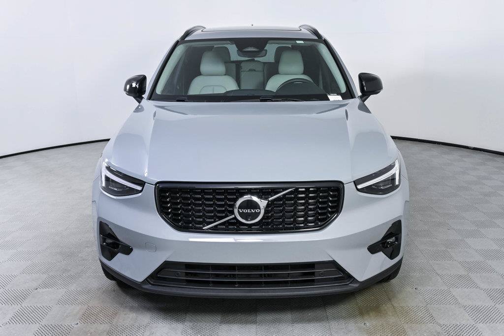 Certified 2026 Volvo XC40 B5 Plus AWD/4WD image 36