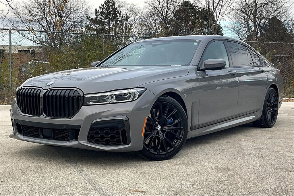 Used 2022 BMW 750i xDrive w/ Executive Package image 2