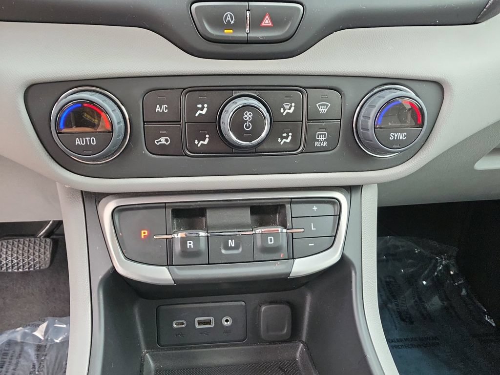 Used 2023 GMC Terrain SLE w/ Driver Convenience Package FWD image 23