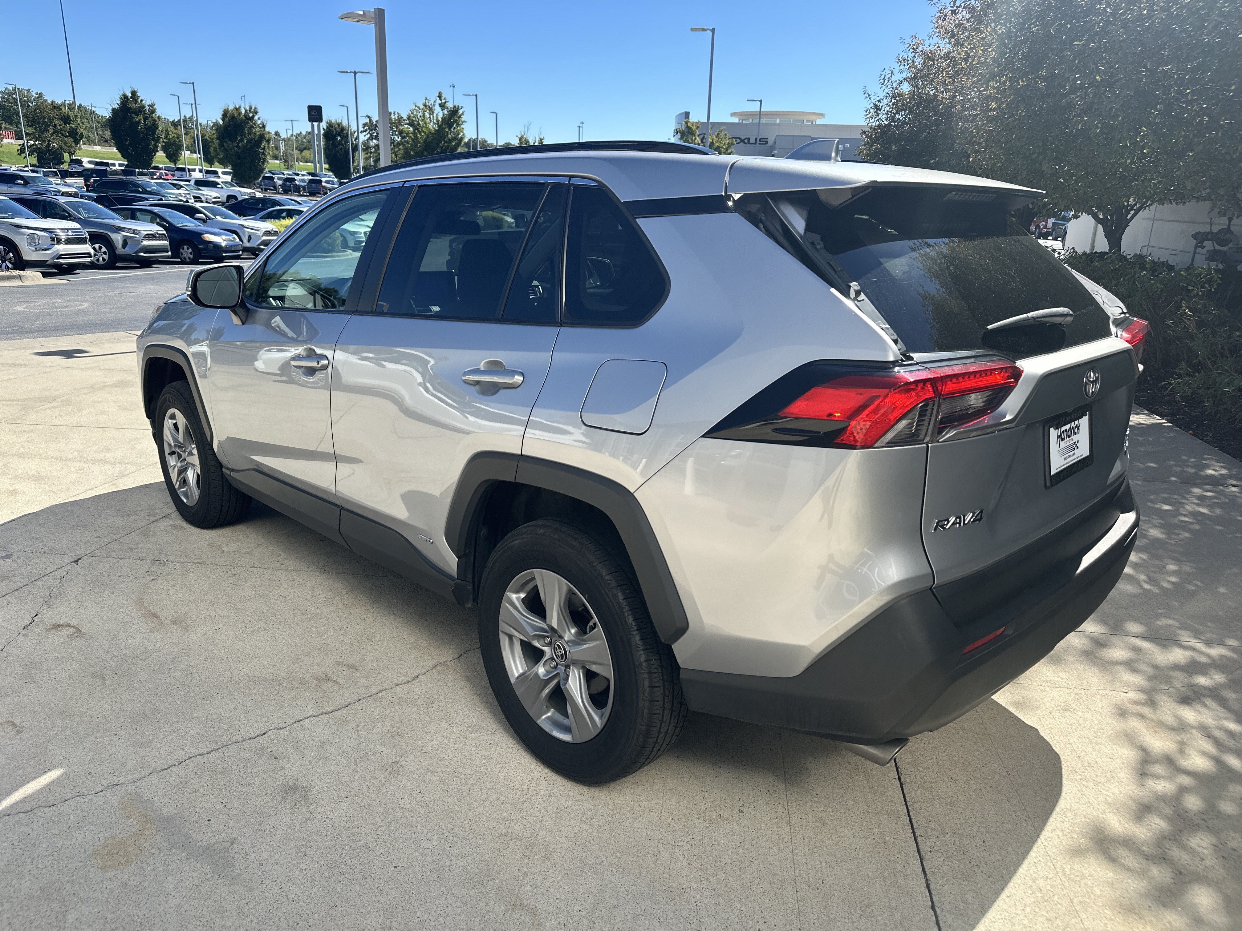 Used 2025 Toyota RAV4 XLE AWD/4WD image 34