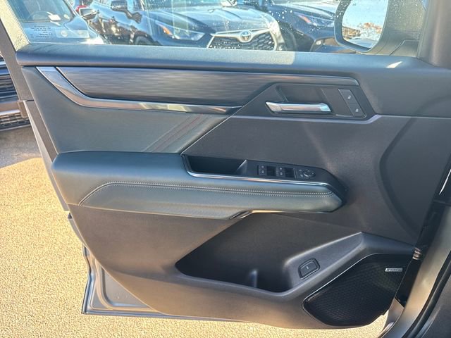 Used 2024 GMC Acadia AT4 w/ Luxury Package AWD/4WD image 21