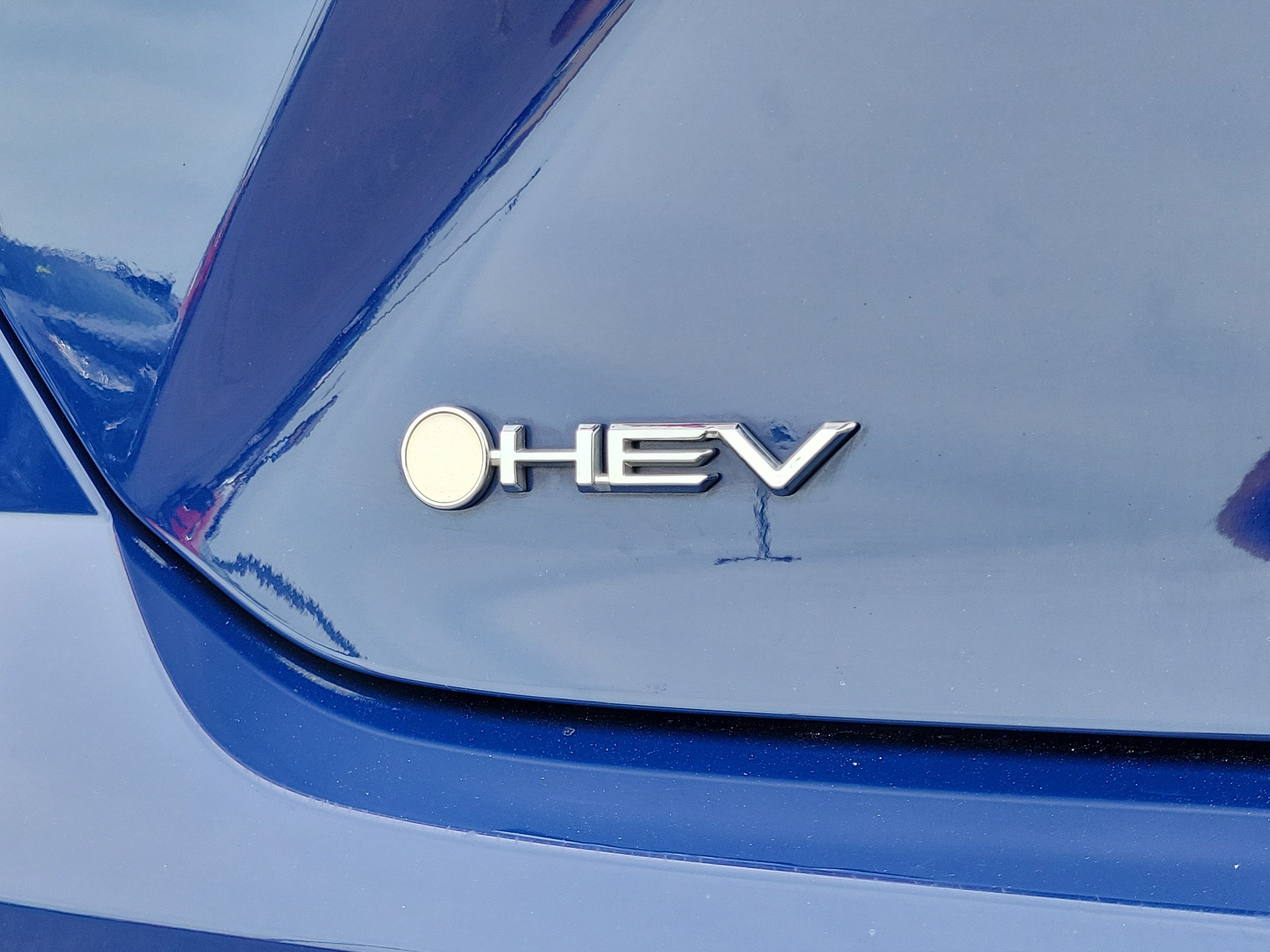 Used 2025 Toyota Camry SE FWD image 6