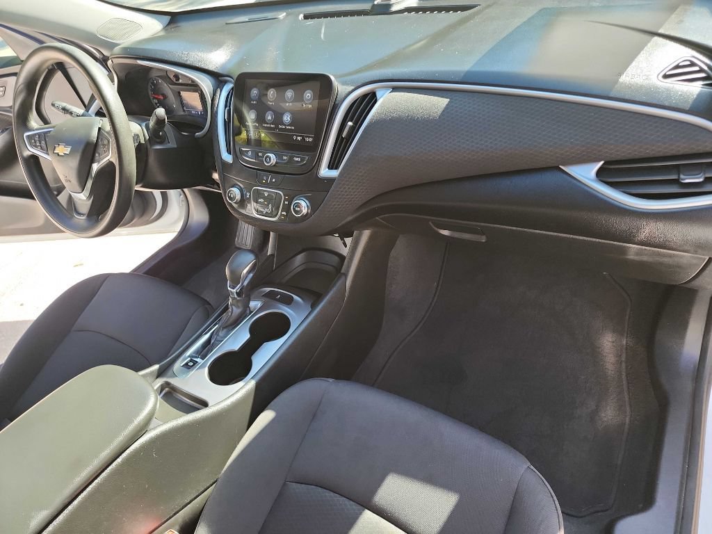 Used 2023 Chevrolet Malibu LS FWD image 30